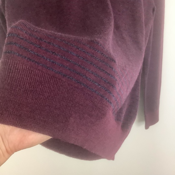 Banana Republic Men's Merino Wool V Neck Sweater M - Picture 3 of 15